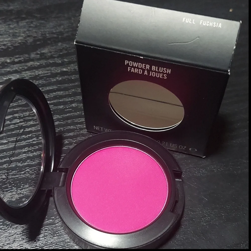 ⭐🍭Mac Full Fuschia Powder Blush